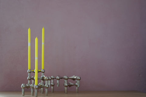 Kleine Fete Kerzen (schmale) für en Stoff Nagel Kerzenständer in neongelb. Maße 25cm oder 18 cm x .3cm 
Slim Candles in a Stoff Nagel Candle holder. 