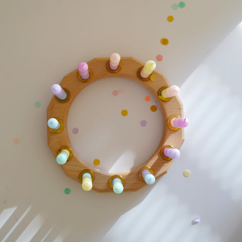 geburtstagskerzen von kleine fete in dezenten pastellfarben für den kindergeburtstag als dekoration für den geburtstagstisch. eignen sich für geburttagsringe von grimms, geburtstagszüge und alle kerzenständer mit einem durchmesser von 1.3cm. lichterfest
